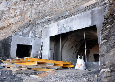 Vorplatz Ausgang Skitunnel